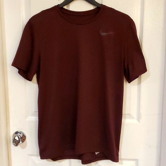 Nike Tops - Nike Dri-Fit Men's Breathable Maroon Short Sleeve - Size Medium